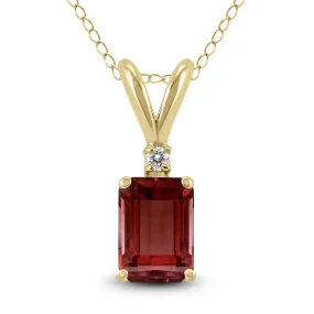 14K Yellow Gold 8X6Mm Emerald Shaped Garnet And Diamond Pendant