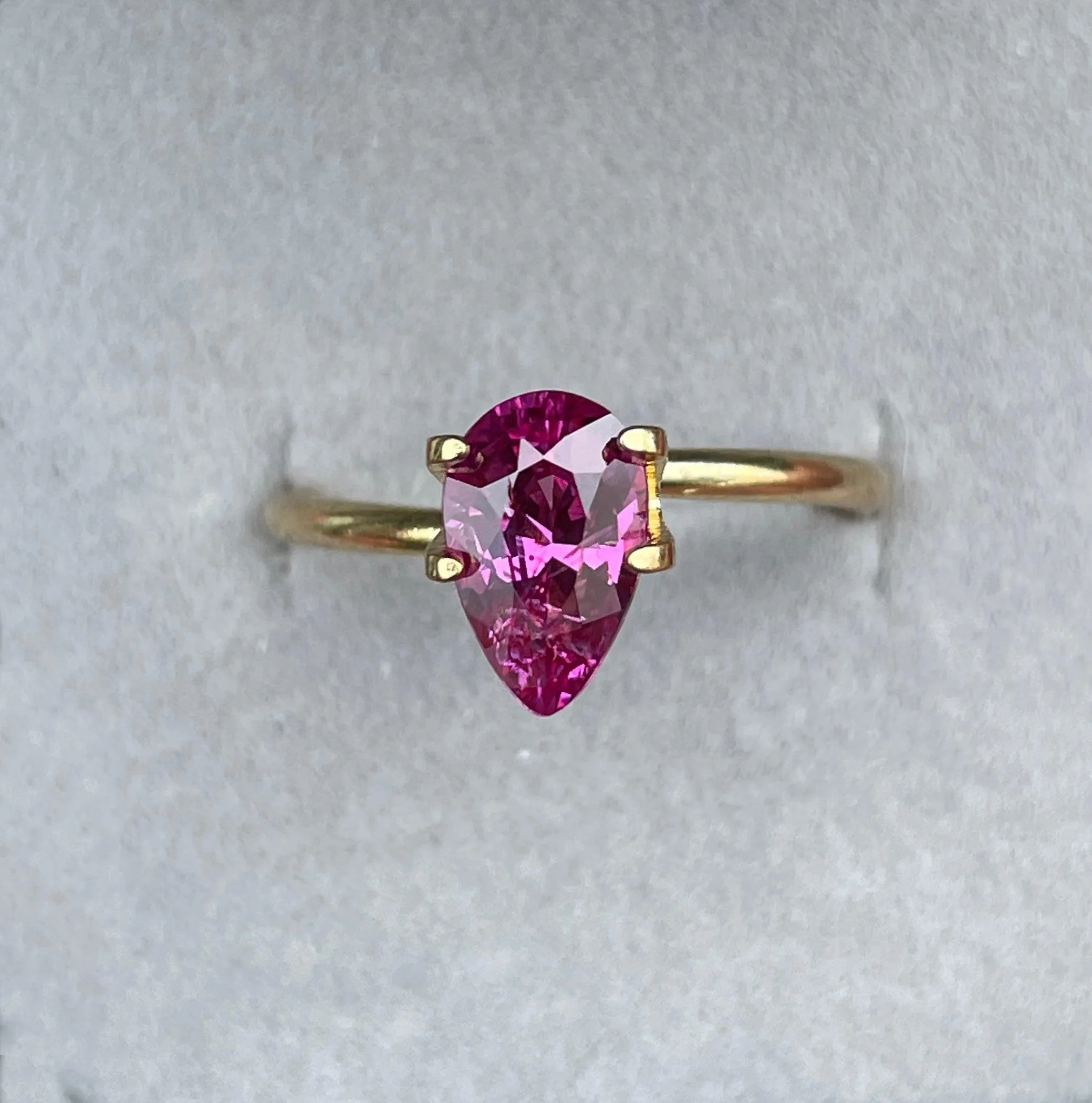 1.72 crt Intense Pink Sapphire/ Intense pink Sapphire/ Ceylon pink Sapphire/ Natural purplish pink Sapphire/ Engagement Ring/ pink Sapphire/