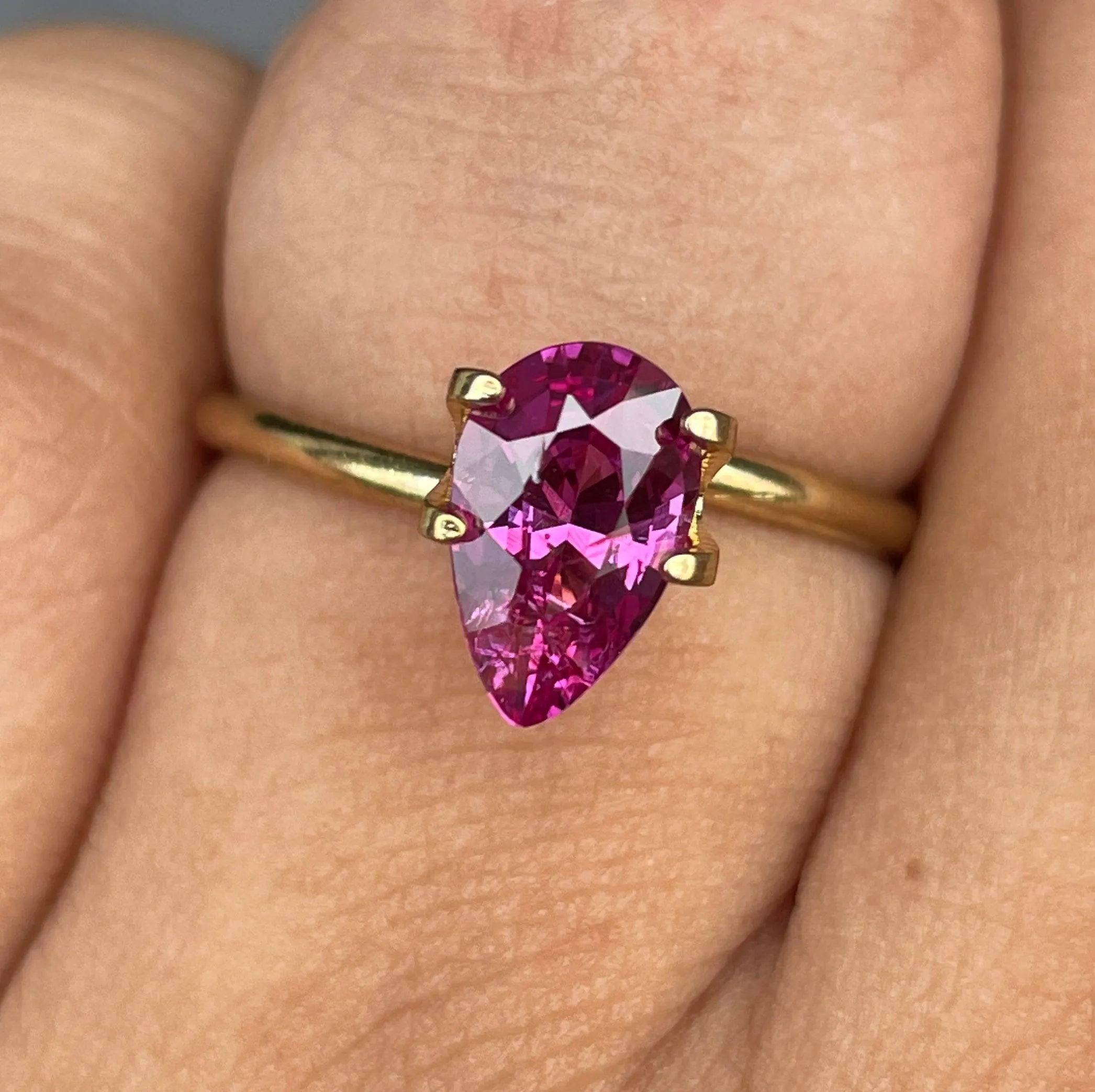 1.72 crt Intense Pink Sapphire/ Intense pink Sapphire/ Ceylon pink Sapphire/ Natural purplish pink Sapphire/ Engagement Ring/ pink Sapphire/