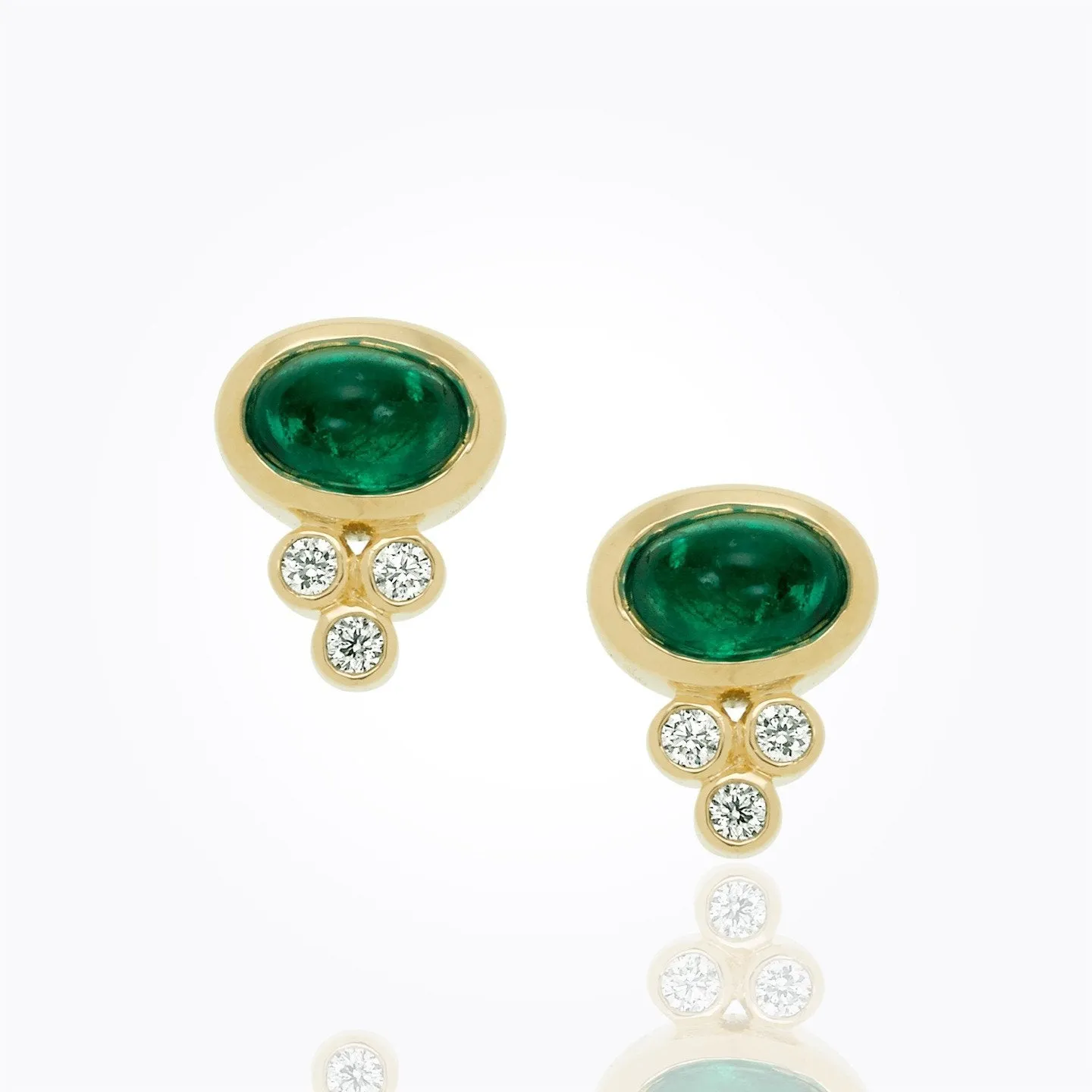 18K Classic Earrings with diamond granulation