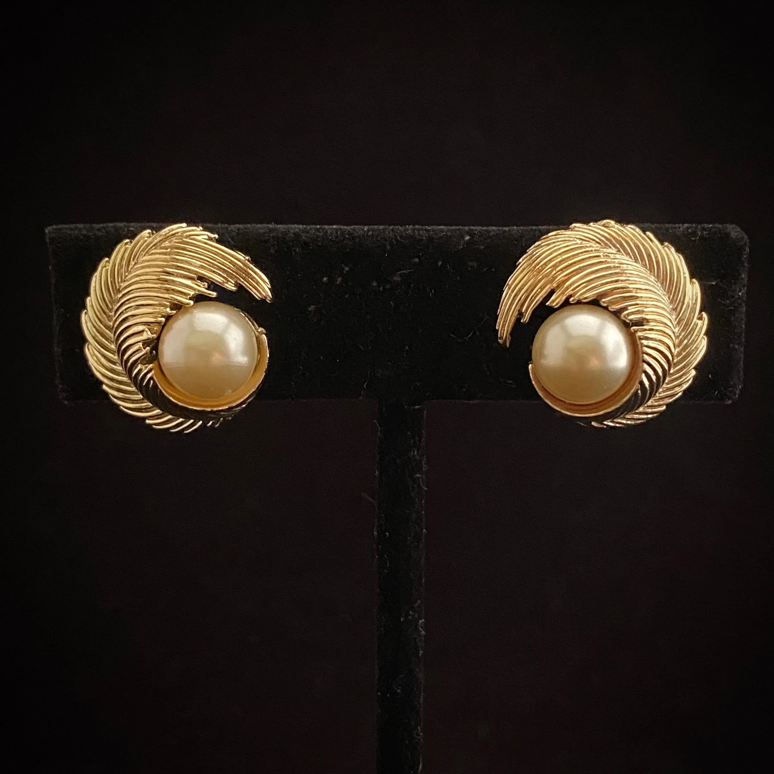 1960s Lisner Gold-Tone Earrings