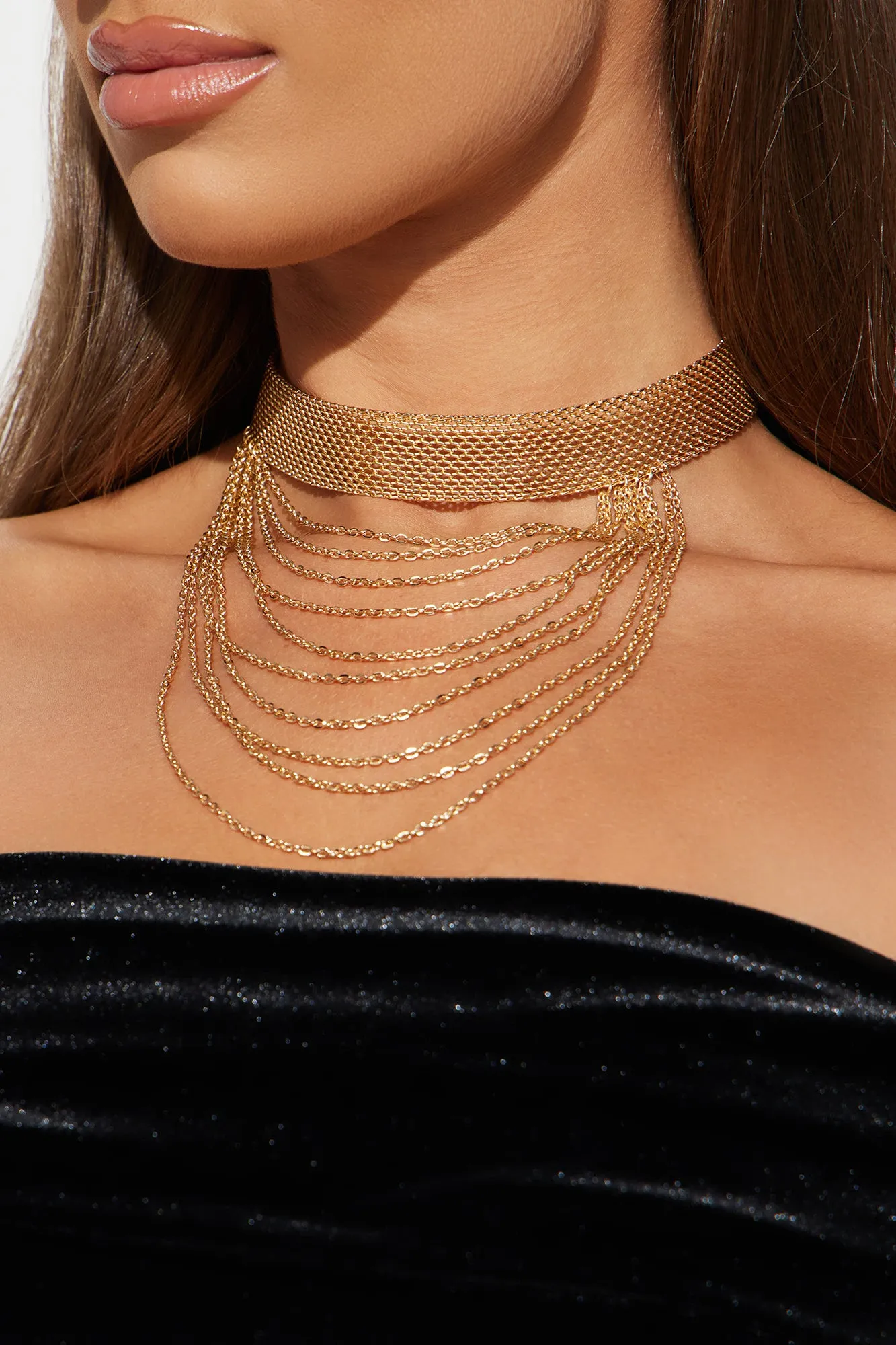 Appealing Look Choker - Gold