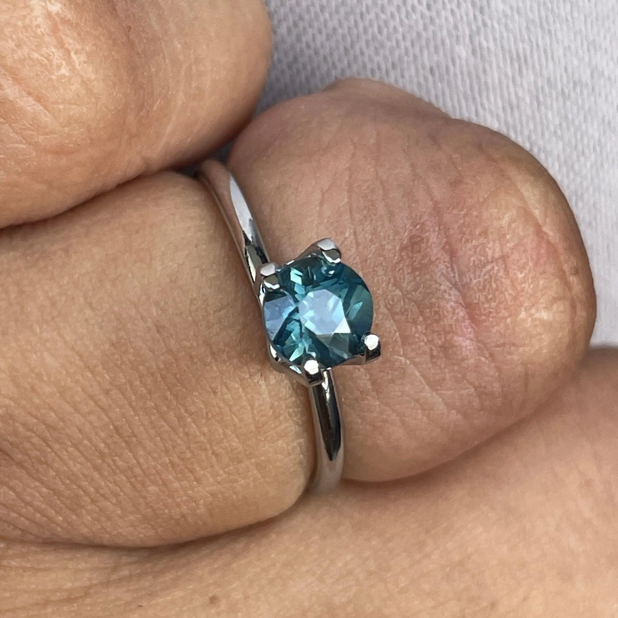 Blue Green Sapphire | Round Cut | 1.13 Carat | 5.80 x4.20 mm | Teal Coloured Sapphires | Engagement Ring