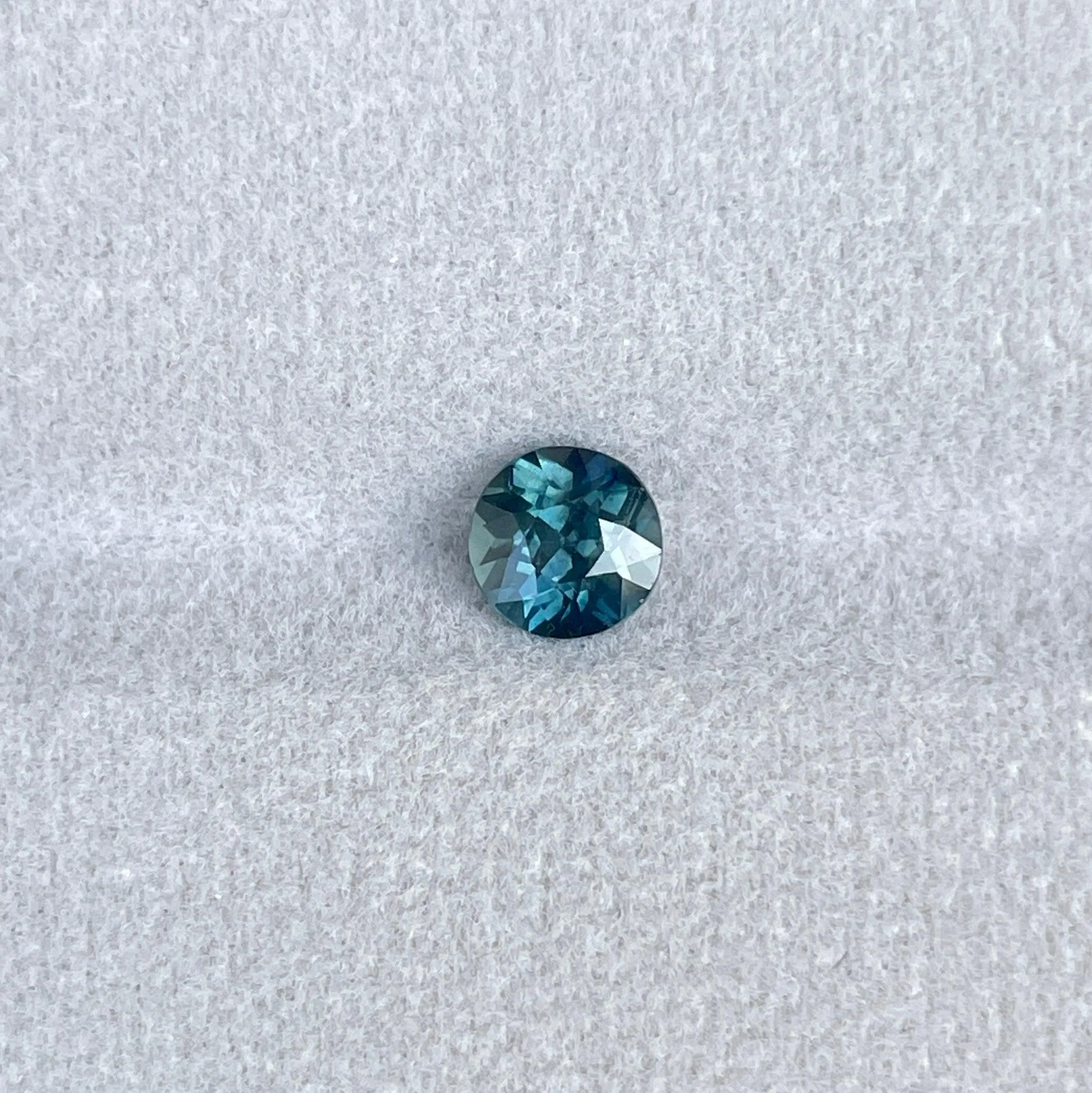 Blue Green Sapphire | Round Cut | 1.13 Carat | 5.80 x4.20 mm | Teal Coloured Sapphires | Engagement Ring