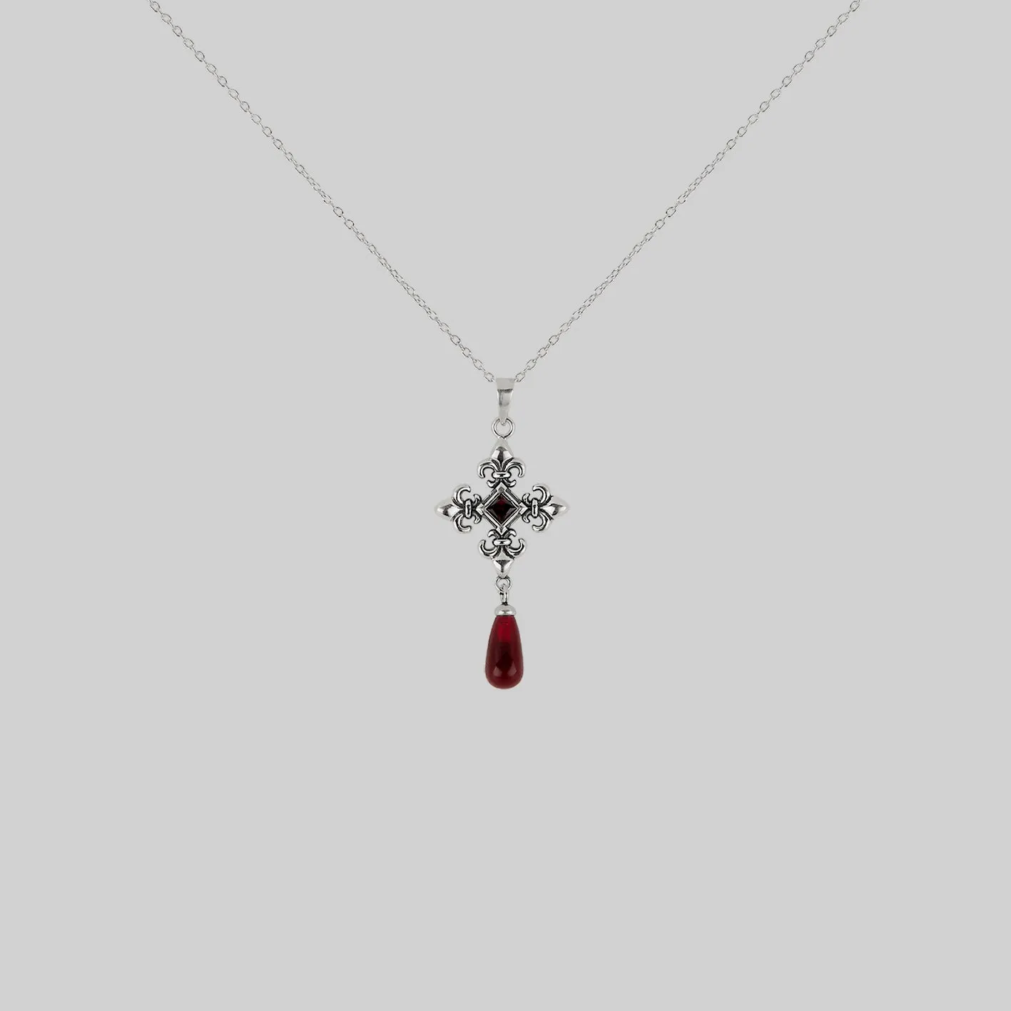 CRIMSON. Fleur de Lis Garnet Collar - Silver