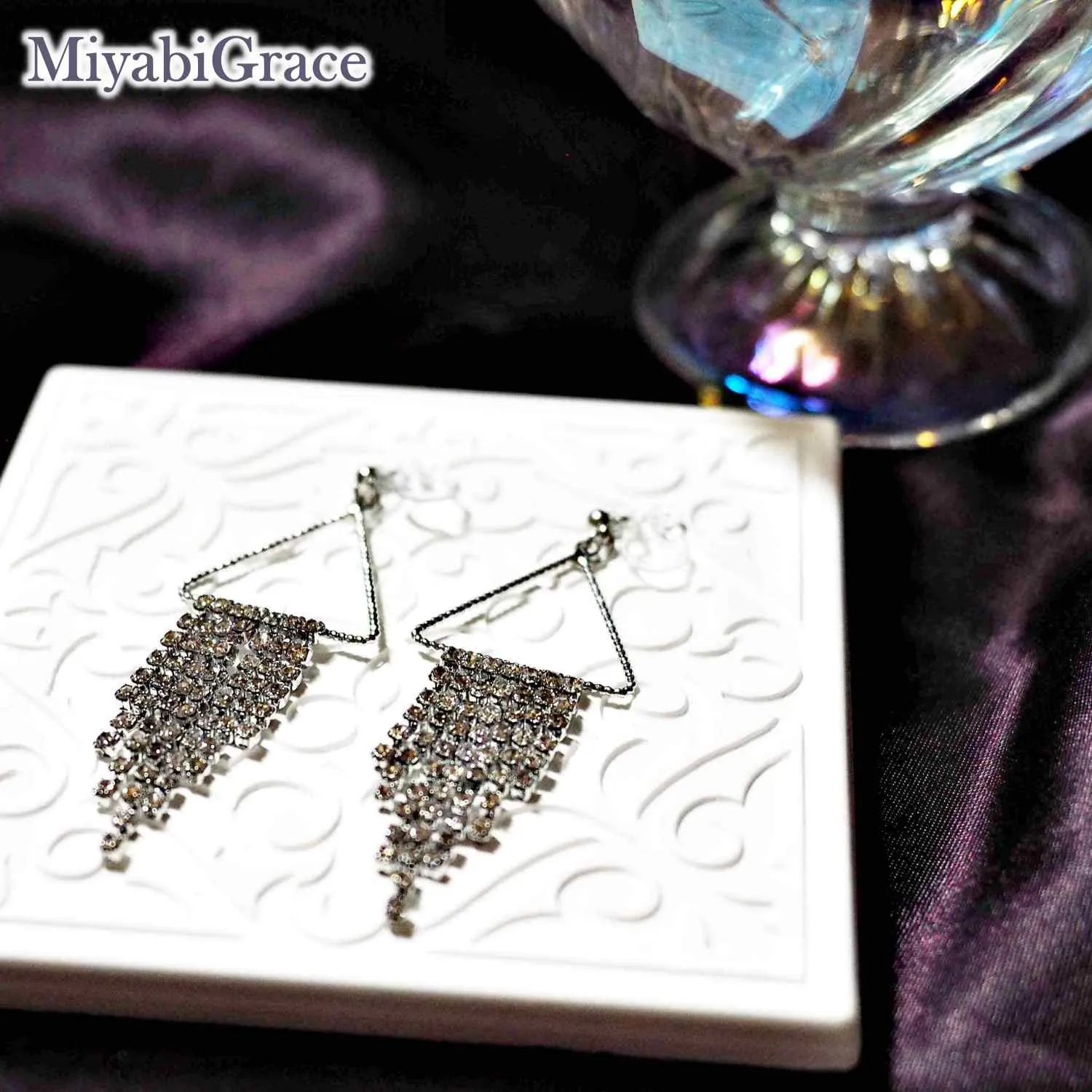 Dangle Geometric Gradated Rhinestone Invisible Clip-On Earrings