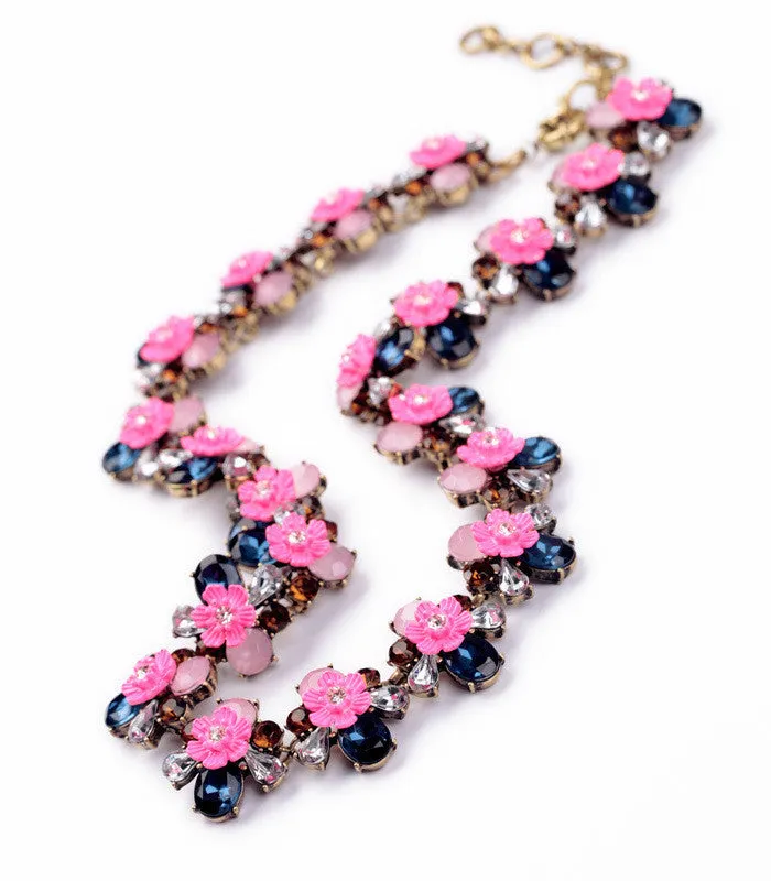 Lovely Rose Collar Necklace