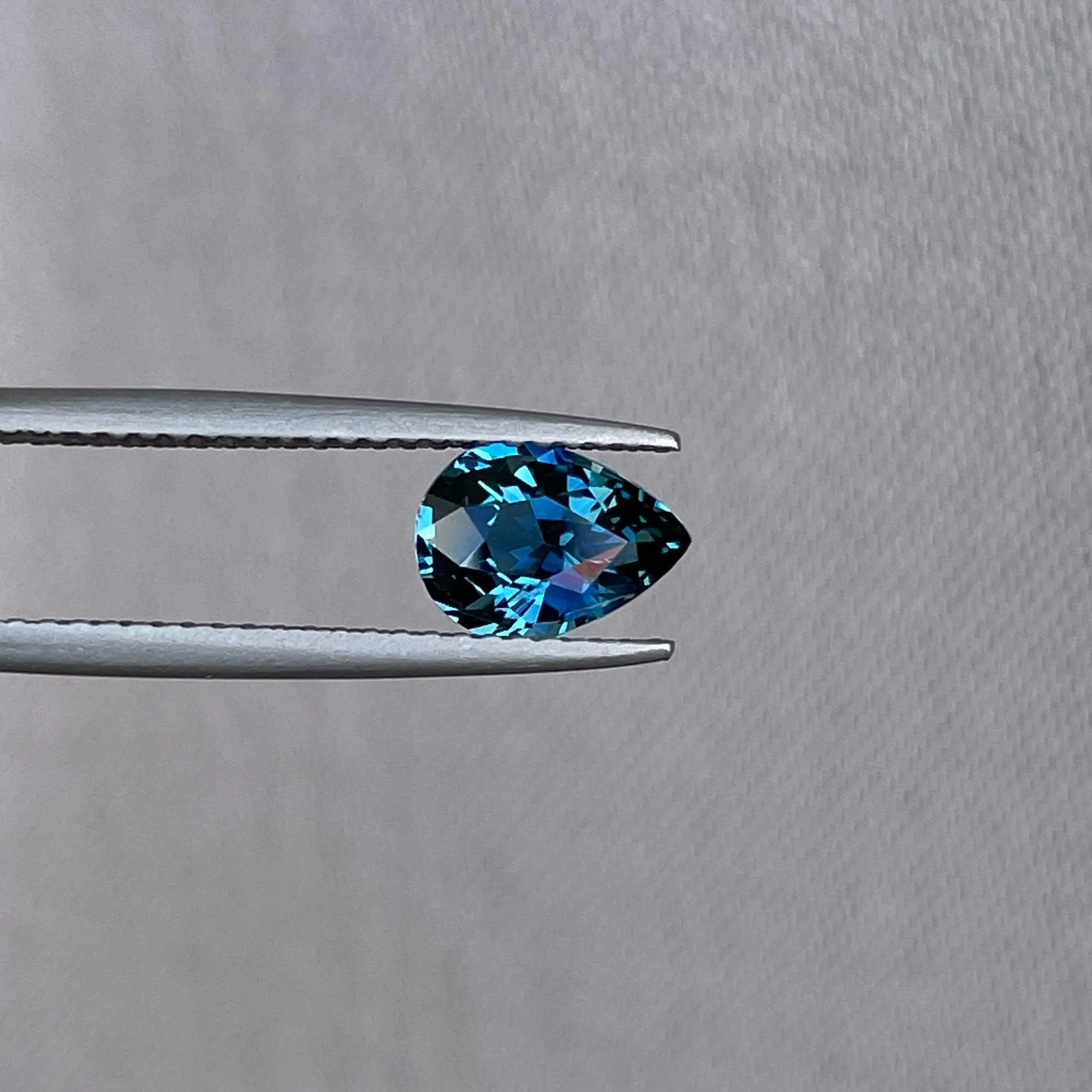 This 1.29 crt Teal Sapphire is well cut to bring out the best colour and lustre, and has a perfect colour blend.