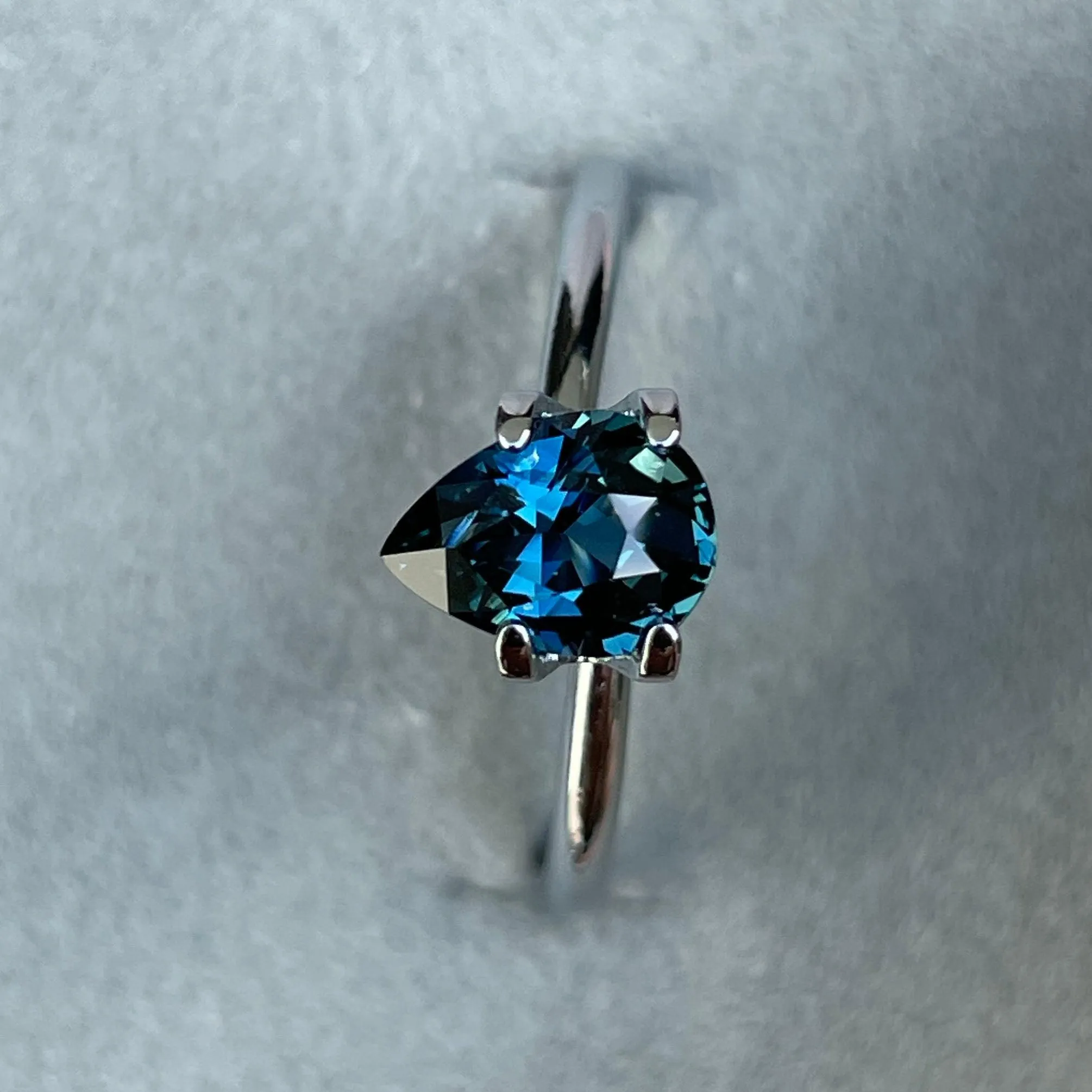 This 1.29 crt Teal Sapphire is well cut to bring out the best colour and lustre, and has a perfect colour blend.