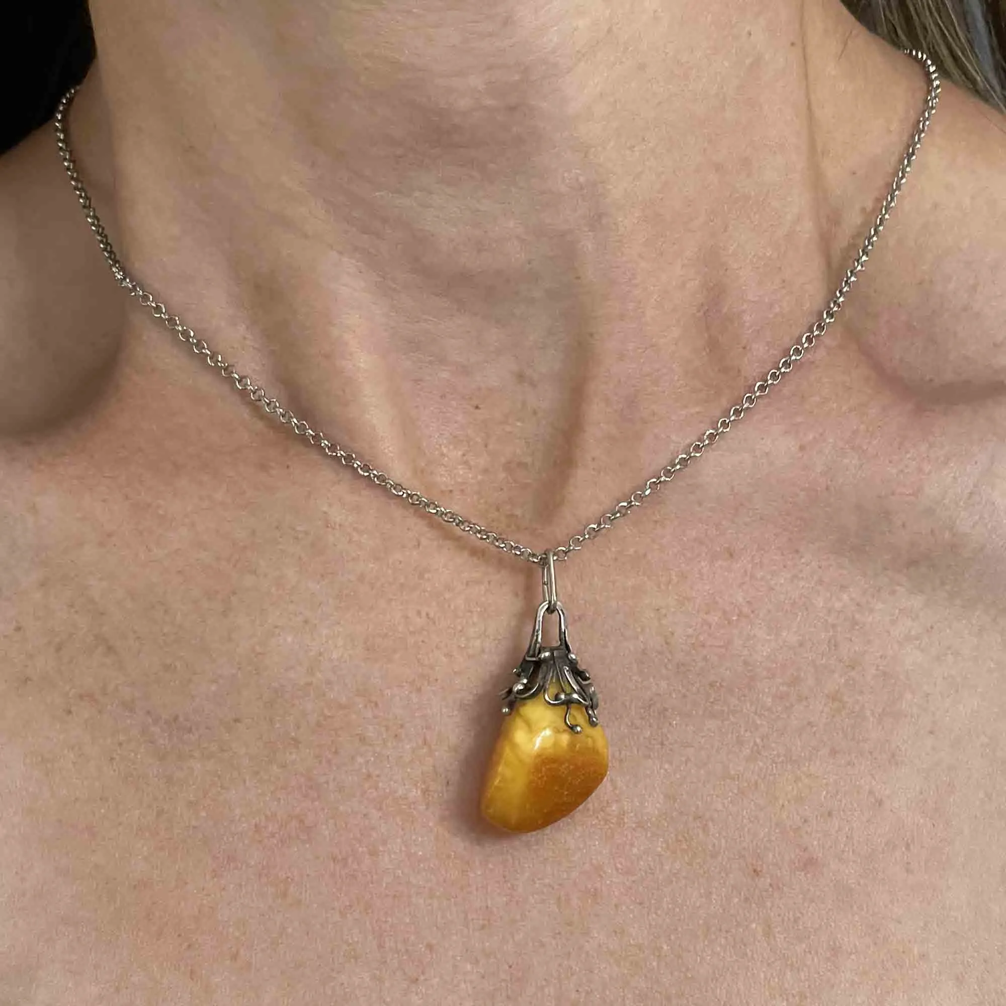 Vintage Silver Butterscotch Amber Pendant Necklace